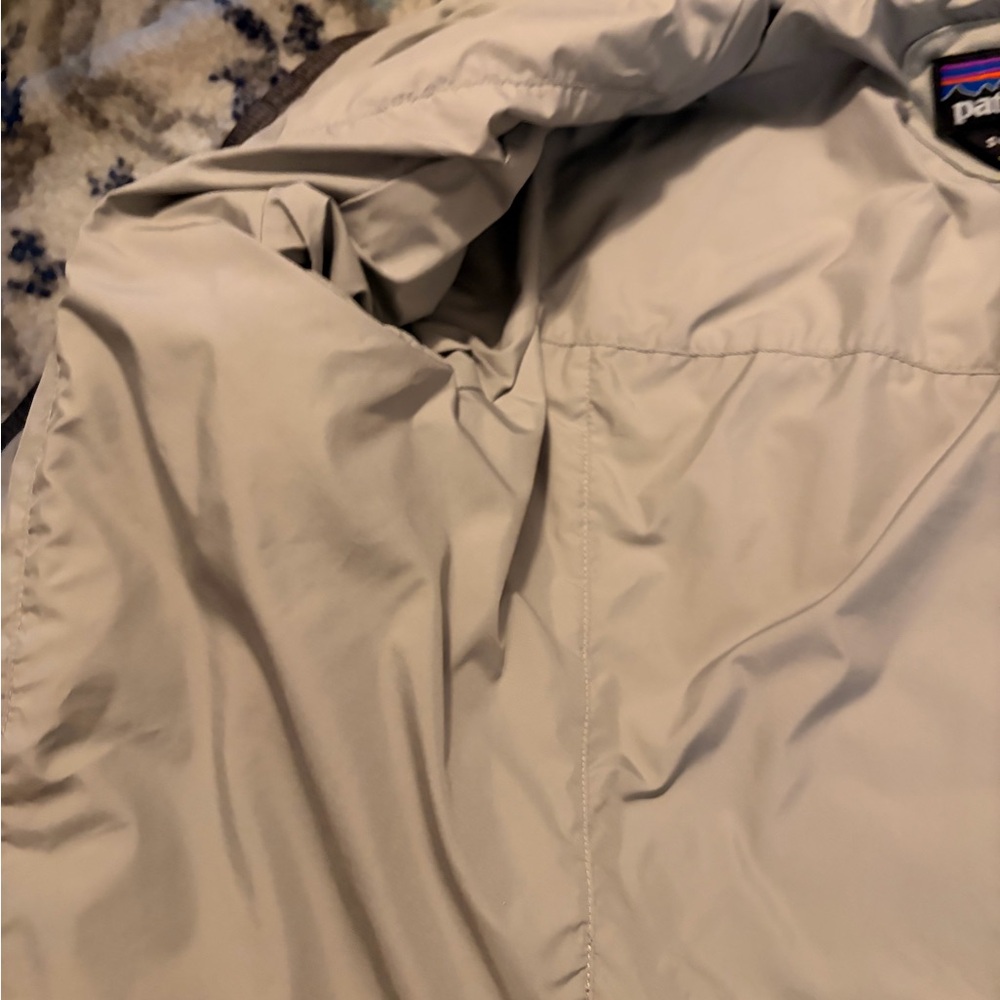 Patagonia Women's Gray Quilted Jacket - Picture 5 of 7